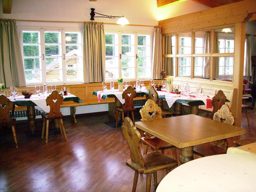 Rifugio Gardeccia Hutte Hotel Pozza di Fassa Exterior photo